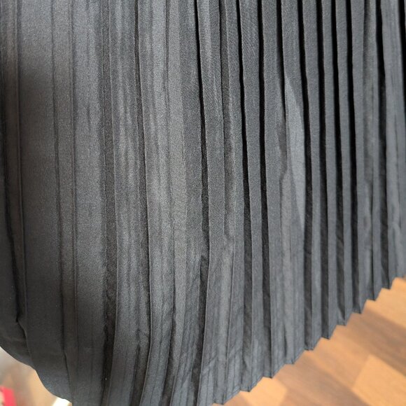 UCHUU Pleat Dress Black with beige white stripe details Size Small 4-6 - Picture 9 of 16